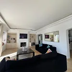 La Villa *