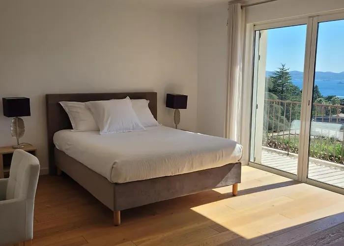 Villa La *